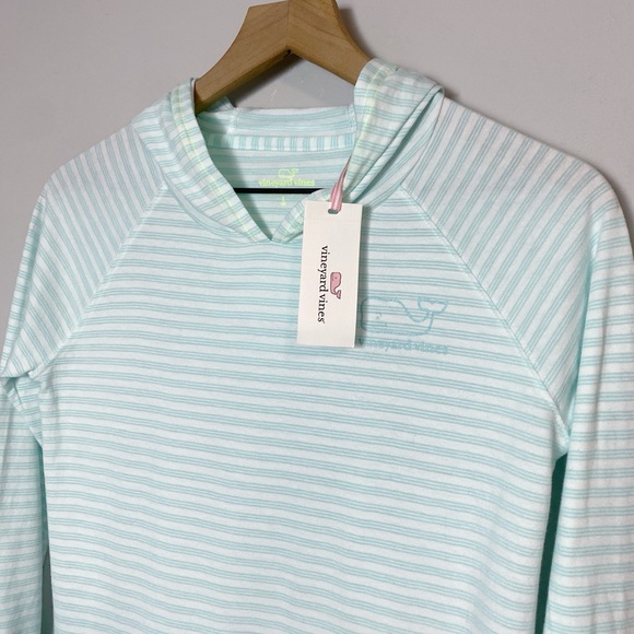 Vineyard Vines Crystal Blue Stripe Vintage Whale Hoodie T - Picture 2 of 12